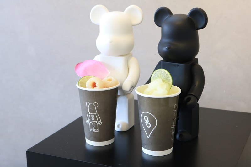 ジャスミンライチティー(45.000VND)とレモンスノースムージー(39.000VND)