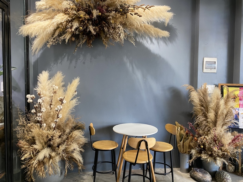 流行も押さえた落ち着いた雰囲気の店内