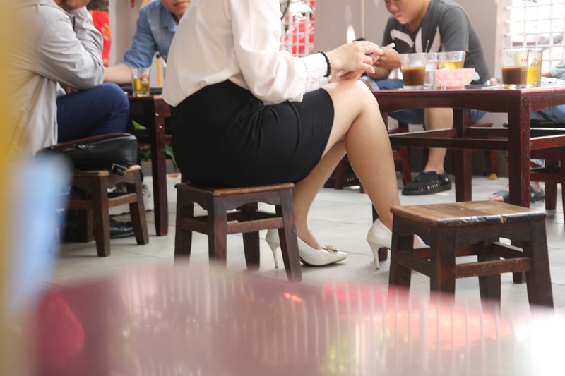 男性が多いカフェロンにはOLさんがたまに混じっている