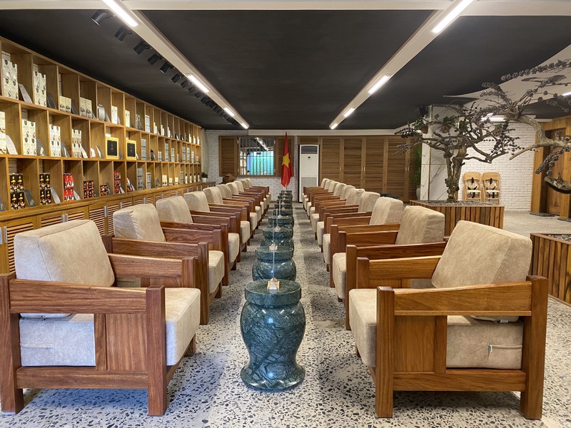 地下ワンフロアはお土産販売スペース