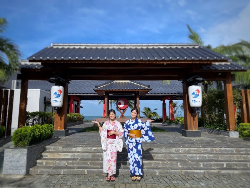 波レストラン Nami Restaurant