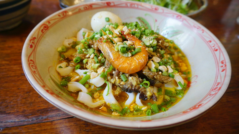 MỲ QUẢNG BÀ MUA（ミークアンバームア）