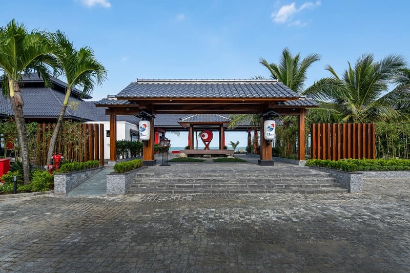 波レストラン Nami Restaurant