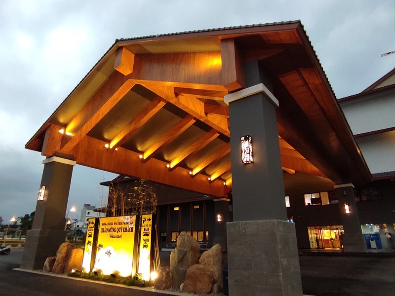 三日月ウォーターパーク365内に2店舗開業