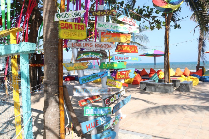 ソンチャ半島と市内を一望できるビーチ沿いカフェ