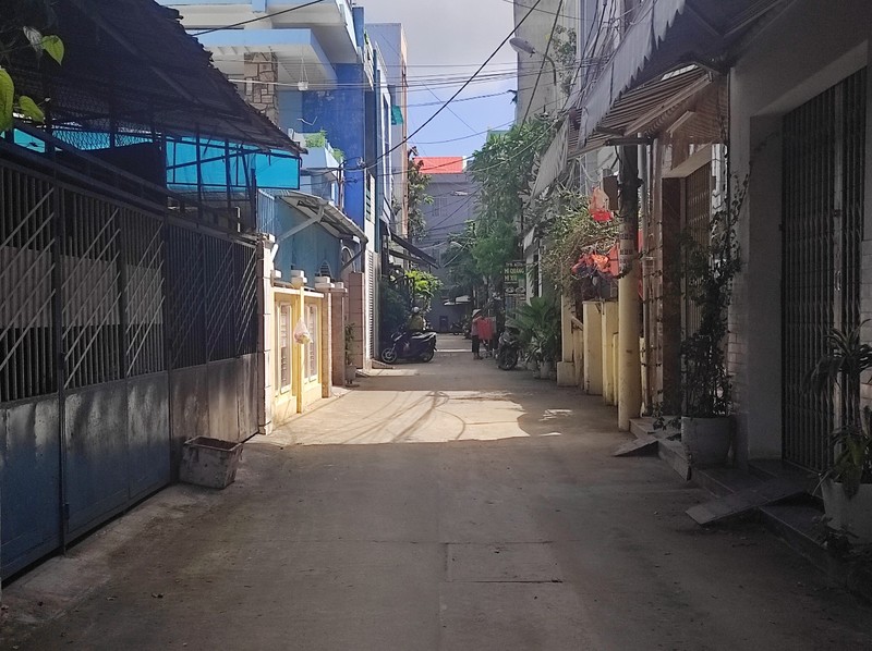 住宅エリアを通り抜けてたどり着く”おしゃカフェ”