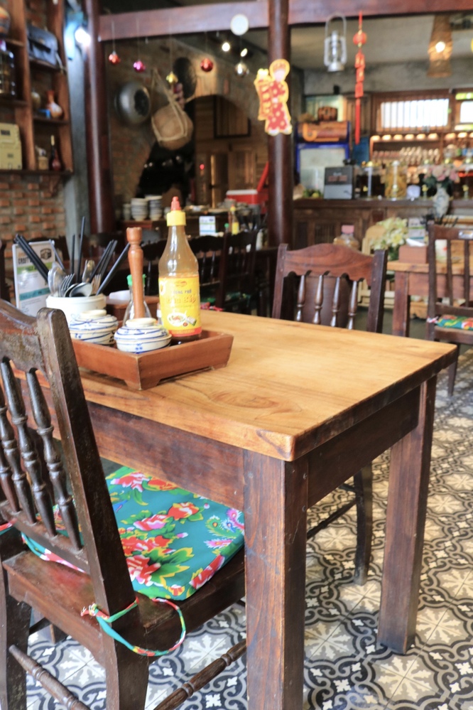 MỲ QUẢNG BÀ MUA（ミークアンバームア）