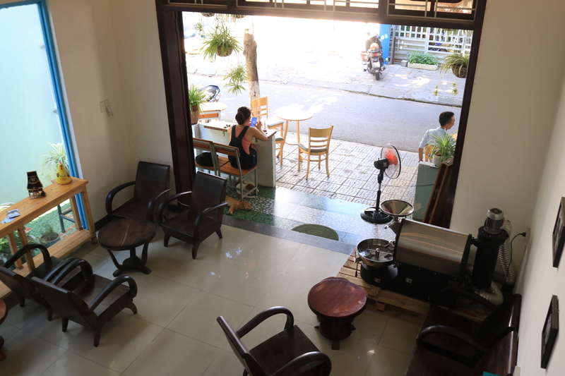 1階カフェエリア