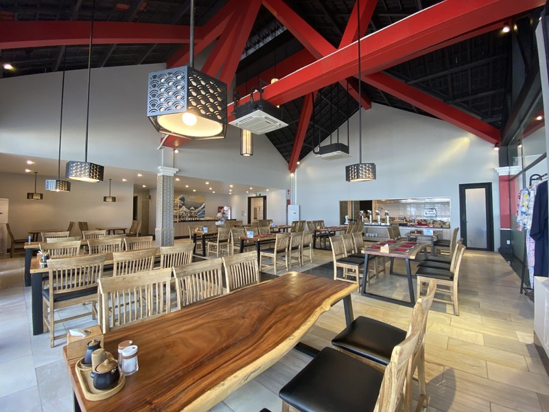 波レストラン Nami Restaurant