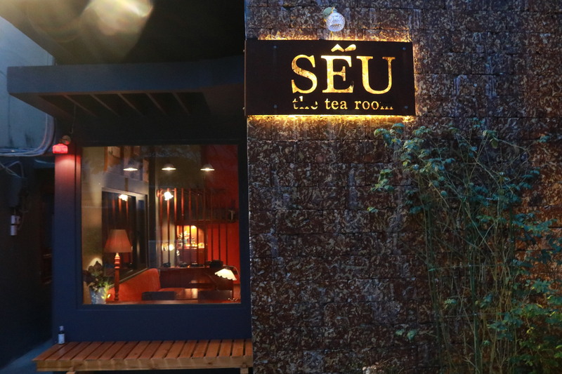 ドキドキワクワク！夜は照明が落ちて大人の雰囲気に