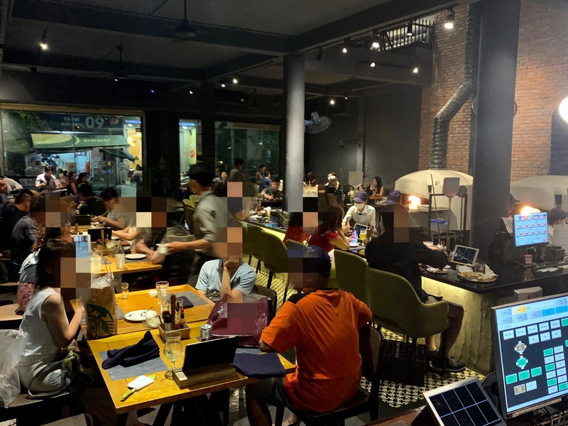 Pizza 4P'sレストラン