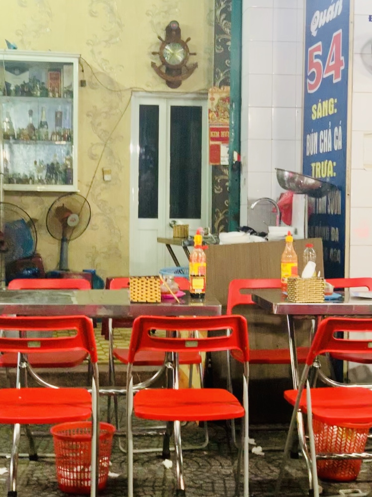 ローカルの中でもなかなか綺麗なお店