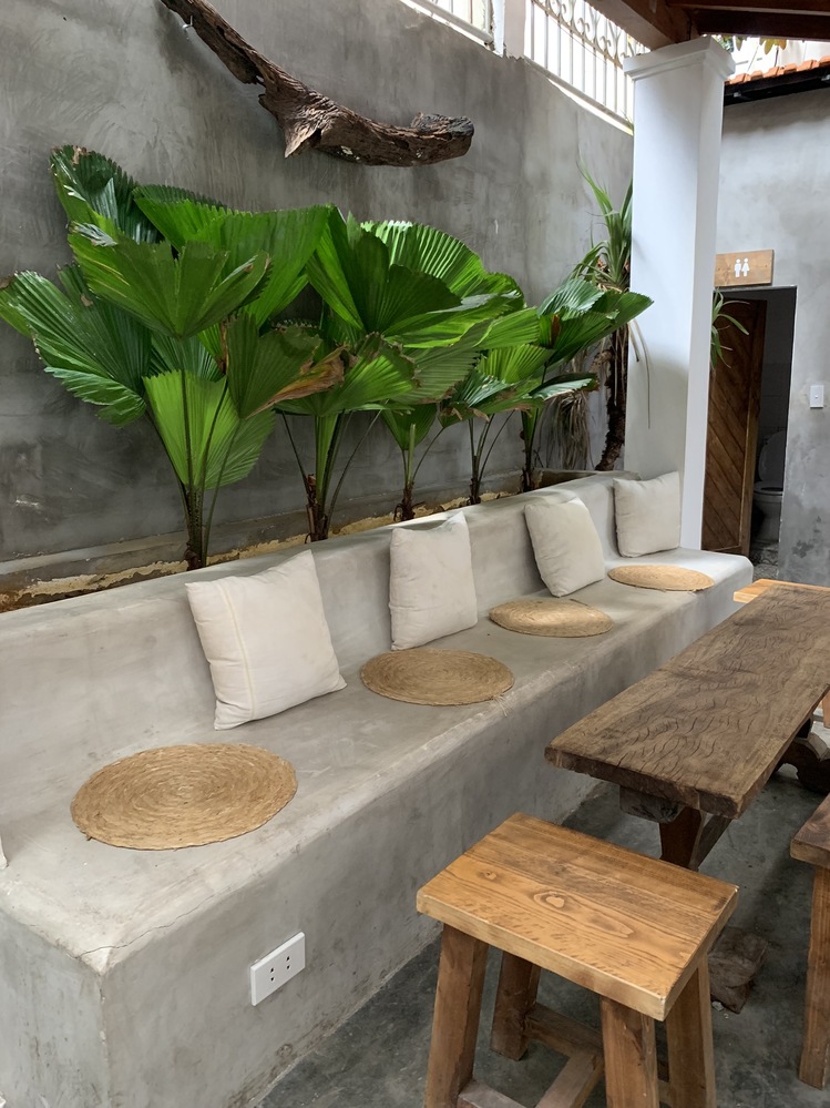 完全にオープンスペースのAdorカフェ