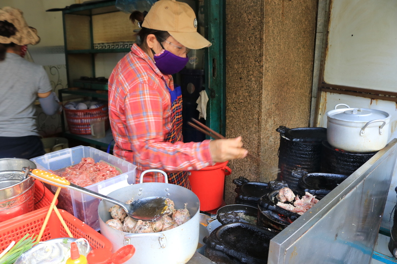 ダナン人なら知っている⁉２０年続く専門店Bò né Quốc Minh