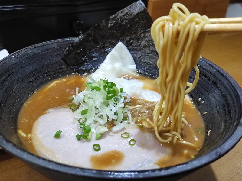 日系の激安ラーメン店「えびよし」