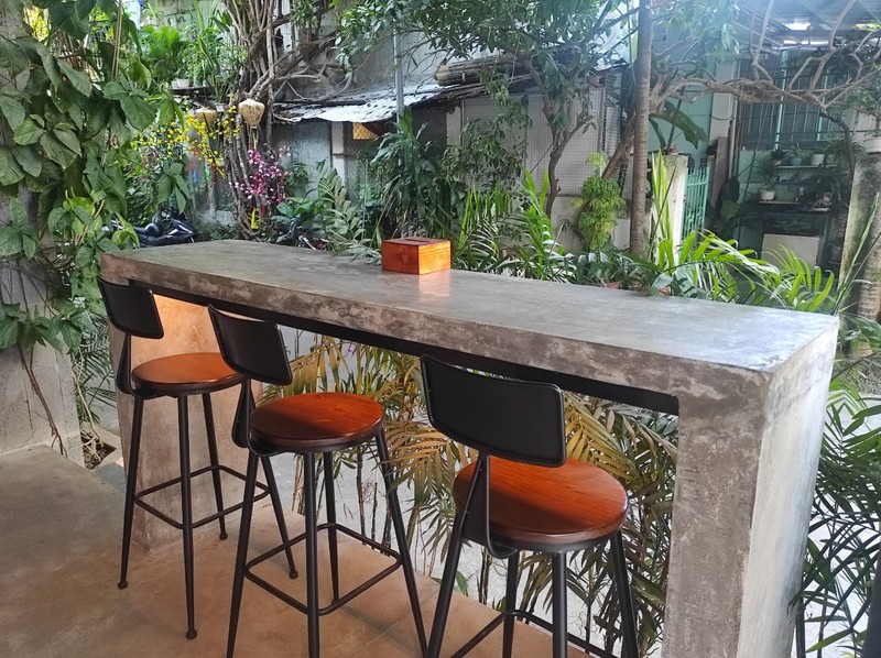 オシャレなお店のデザインも、オーナーのフィリップさん自身で行った今までダナンになかった洗礼されたデザインが目を引きます。