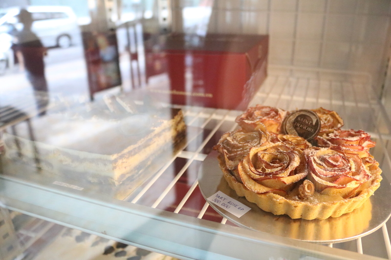 ホールのケーキも美しいです