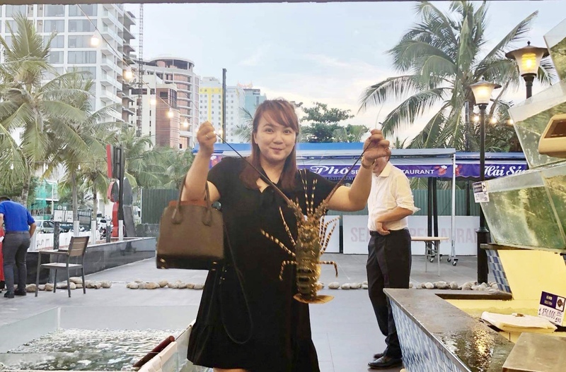 ダナン海辺の海鮮料理レストランHải Sản Phố