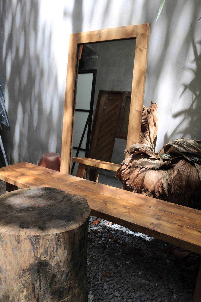 どこに座っても写真映えしてしまうAdorカフェの内装