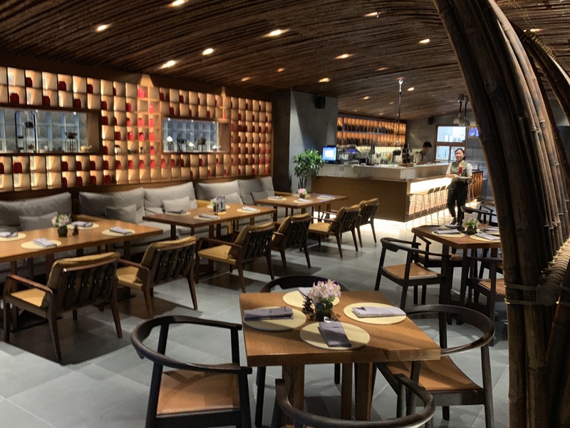 ぷらっと立ち寄れる１Fのカフェ