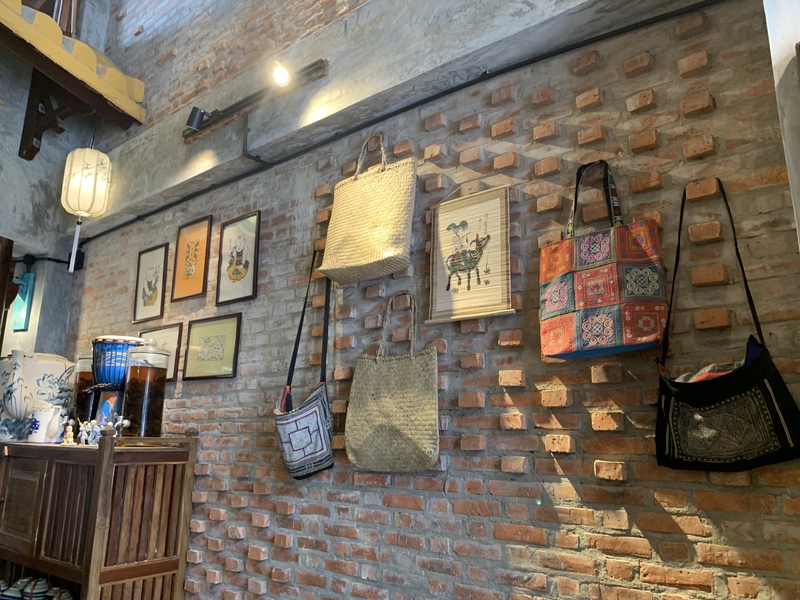 MỲ QUẢNG BÀ MUA（ミークアンバームア）