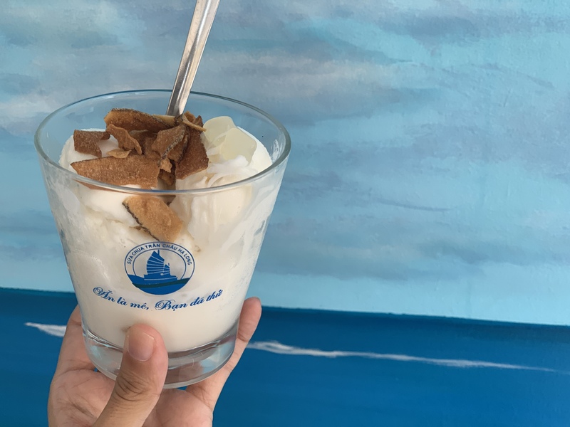 Tran chau(25,000VND)とDua kho(5000VND)