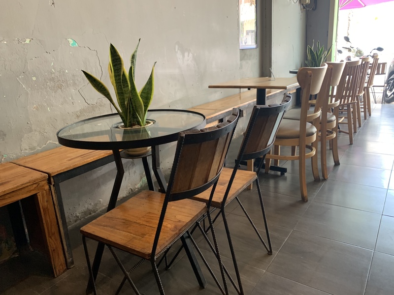 店内２階建てで広々・テイクアウトも可能