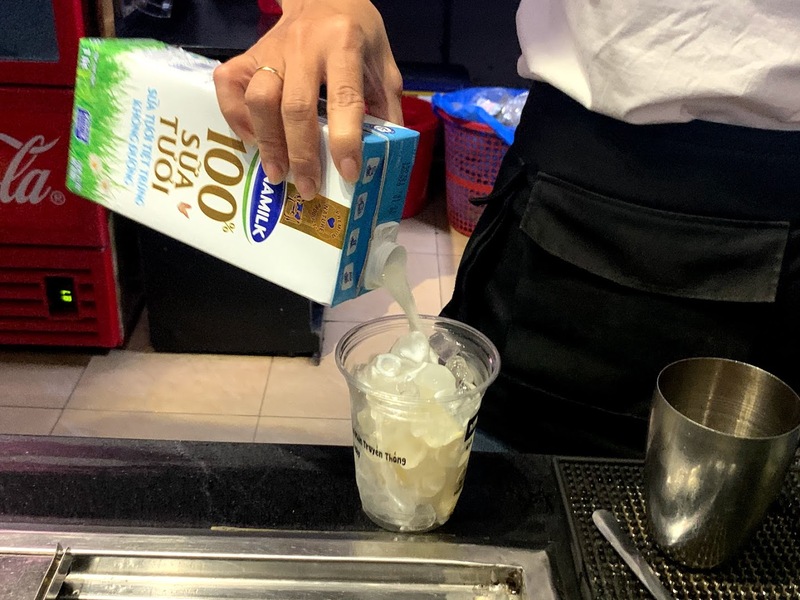 ここの持ち帰りのコーヒーとヨーグルトドリンクが絶品