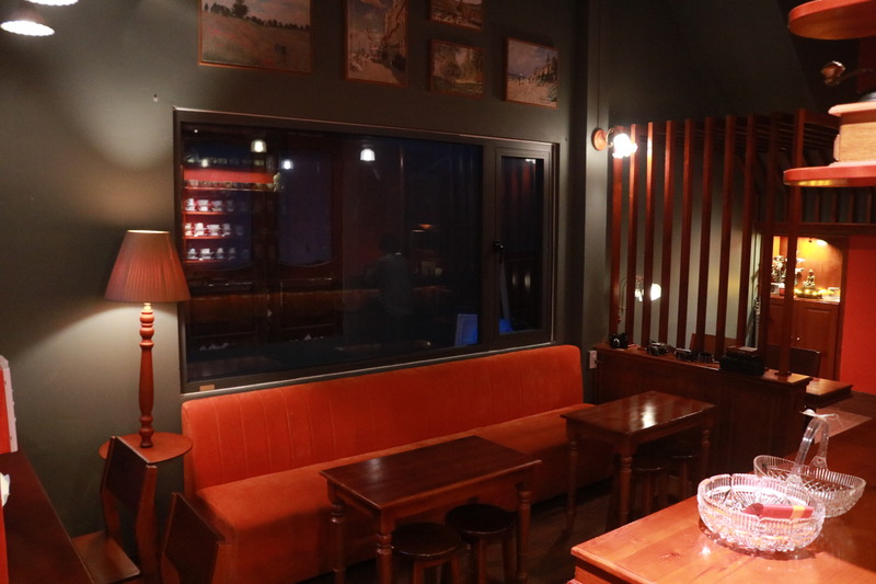 ドキドキワクワク！夜は照明が落ちて大人の雰囲気に