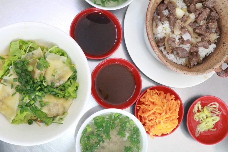 Tiệm Ăn Chợ Lớn(チョー市場料理屋)