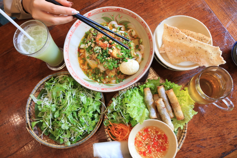 MỲ QUẢNG BÀ MUA（ミークアンバームア）