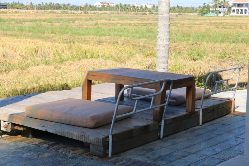 気持がいい風が吹き抜ける室内も設けたカフェ