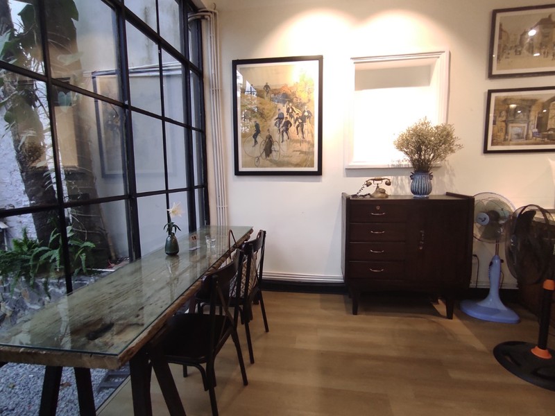 2フロアの広々店内は集中したいときにもオススメ！