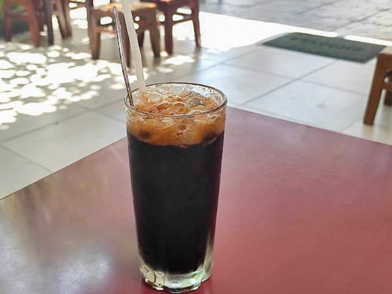 ベトナムブラックコーヒー：20,000VND程度 Cà phê Saigon（カフェサイゴン）