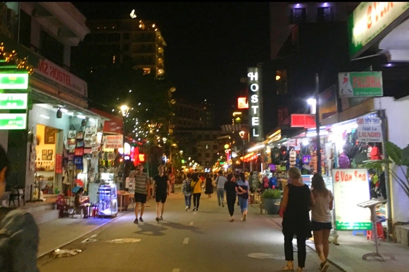 バックパッカー街