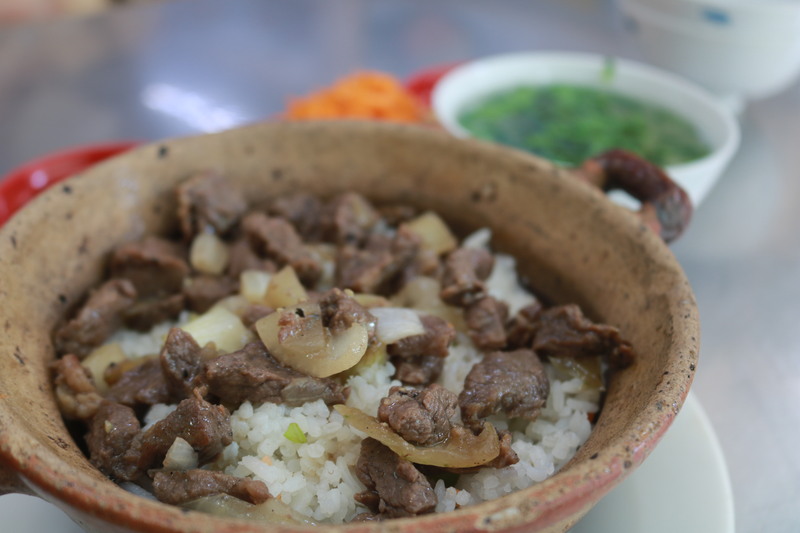 Tiệm Ăn Chợ Lớn(チョー市場料理屋)