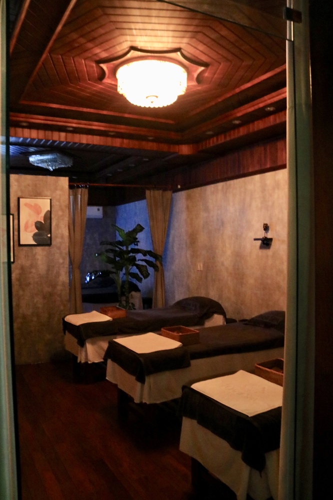 照明が暗めの部屋2