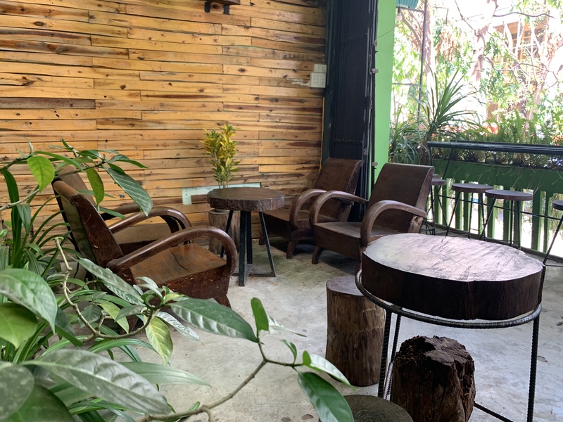 店内２階建てで広々・テイクアウトも可能