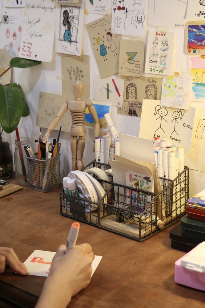 イラストを壁に貼ると温かい雰囲気に