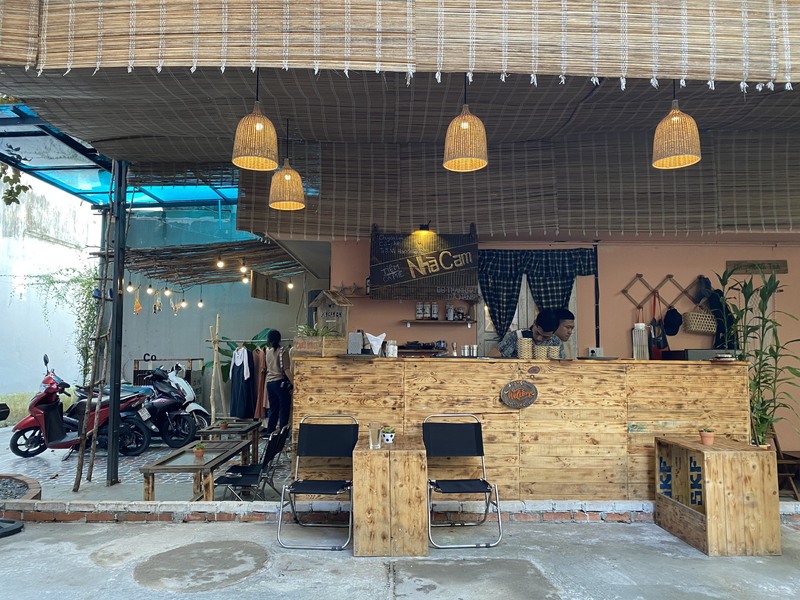 屋根のないオープンカフェ