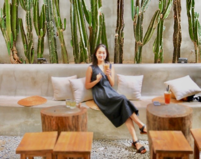 木漏れ日あふれるダナンのAdorカフェ