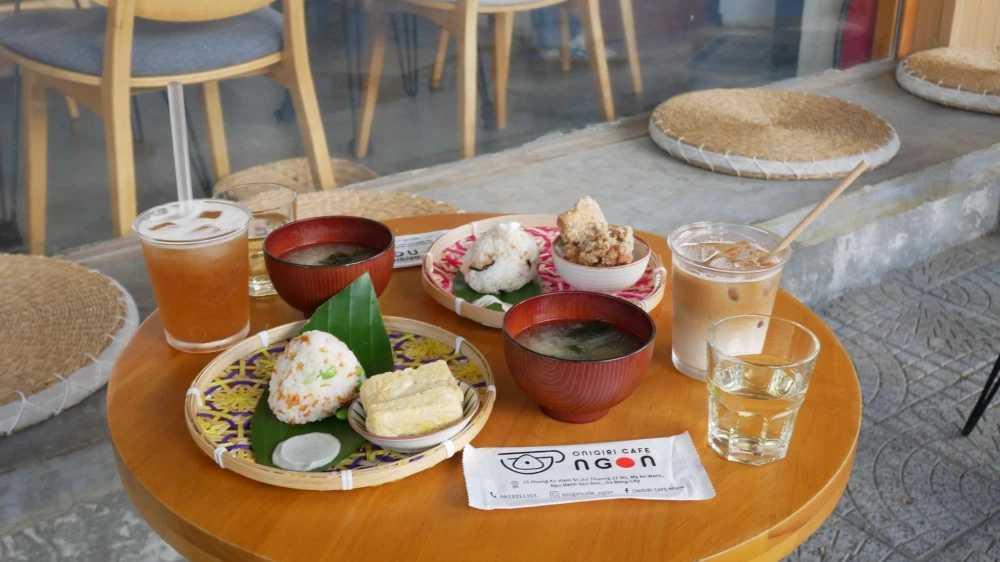 ONIGIRI CAFE NGON