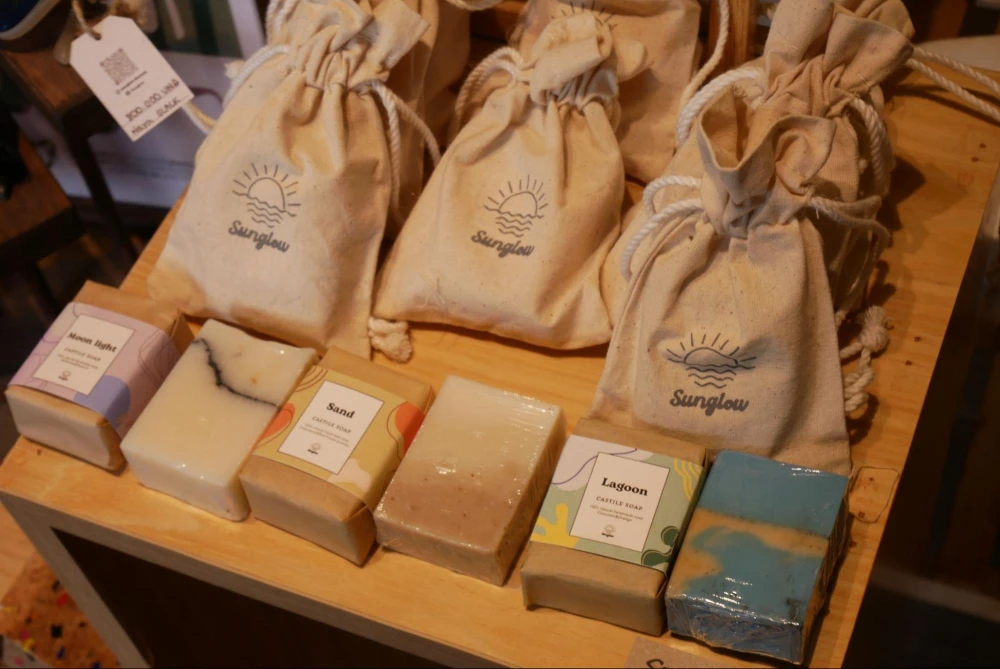 ダナンにある石鹸工房でひとつひとつ丁寧に手作業で作られている化学製品が入っていない肌に優しい石鹸。