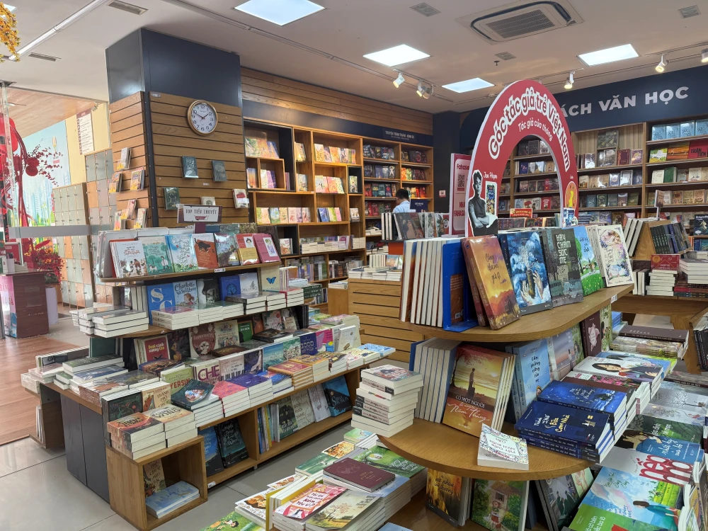 日本の小説は村上春樹が人気です。