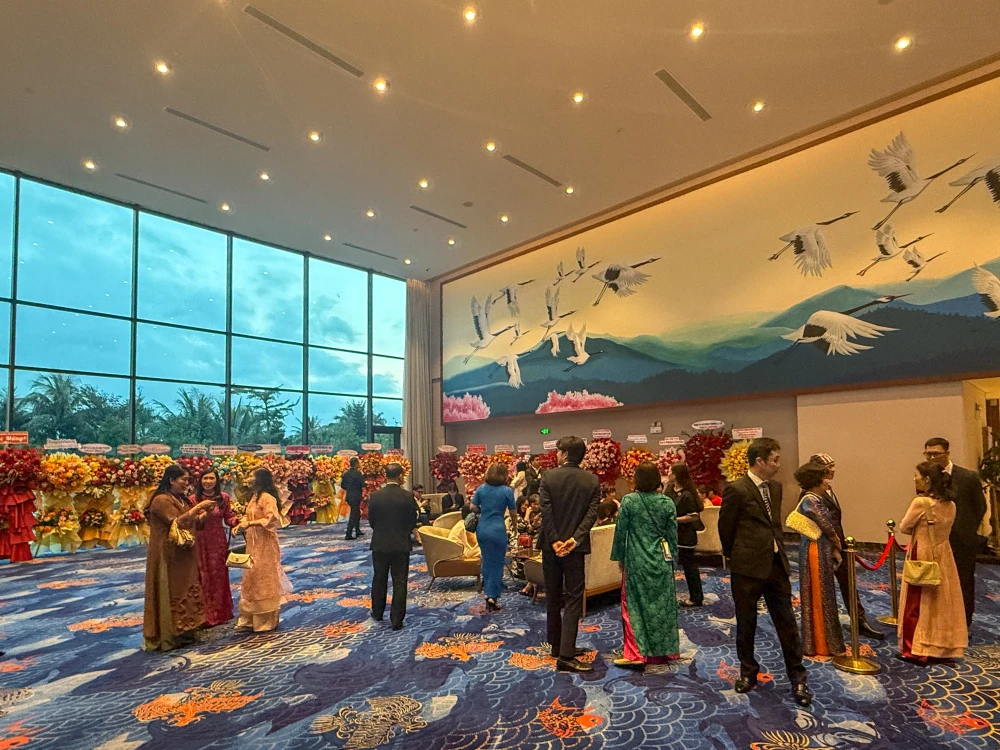 各機関、企業、大学などから多くの祝花が飾られていました。