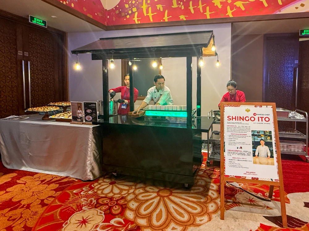 ダナン公邸料理人・伊藤シェフのデザートブース