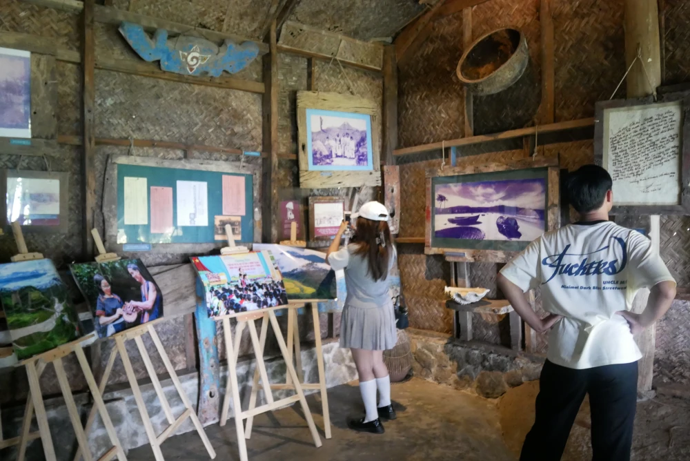 実際に使われていた道具や写真などが飾られています。