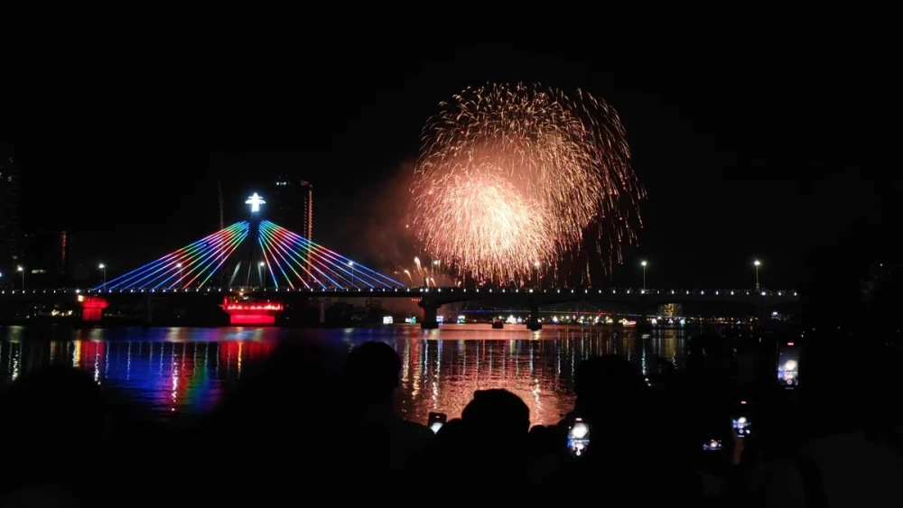 ダナン花火大会