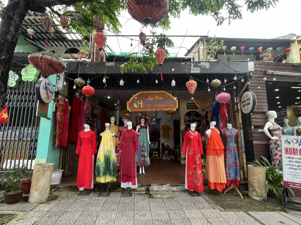 ホイアンアオザイ