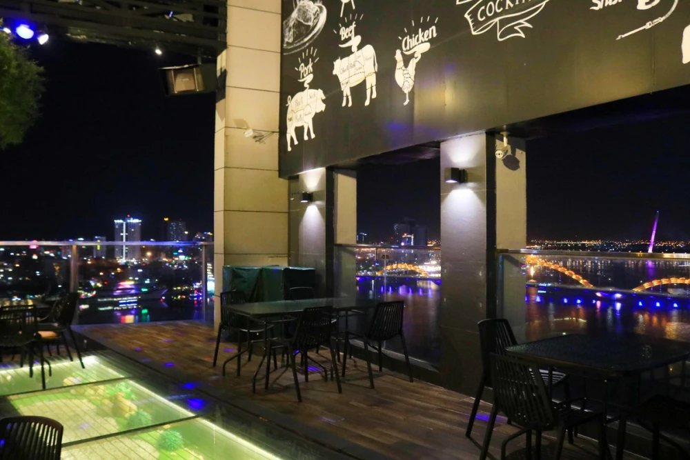 ダナンルーフトップバー